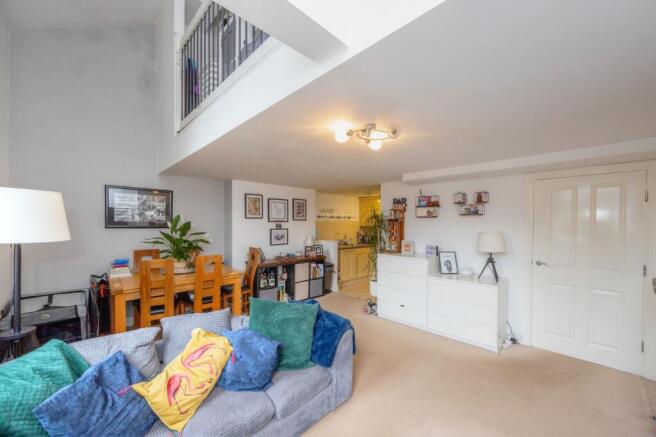 2 bed Apartment for sale Image 4