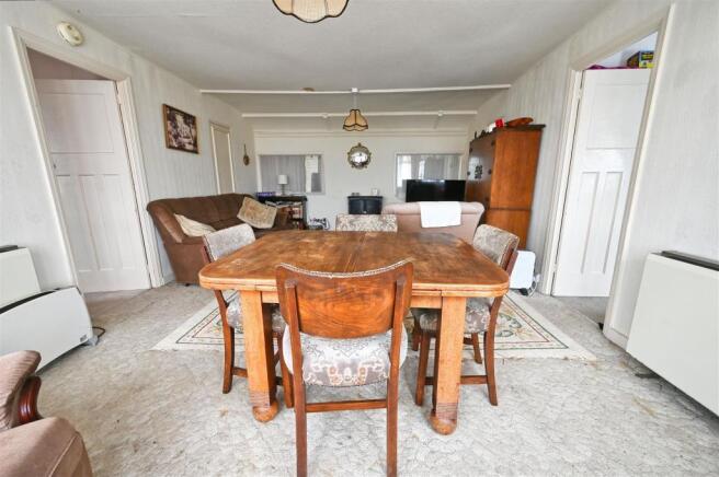 Lounge / Dining Room
