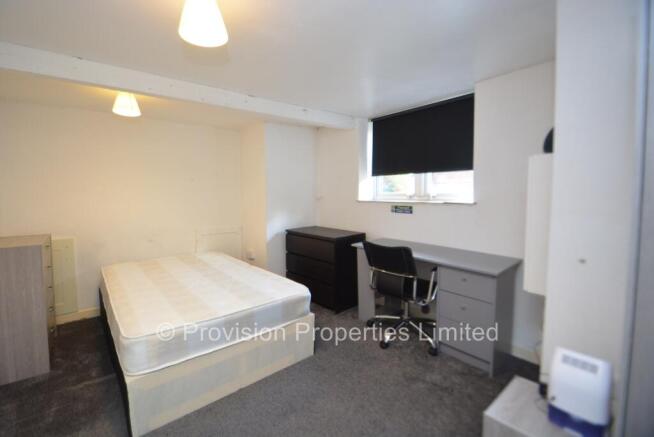 6 bed End of Terrace to rent Image 6