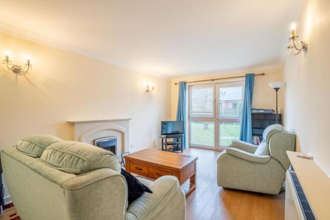 1 bed Retirement Property for sale Image 6