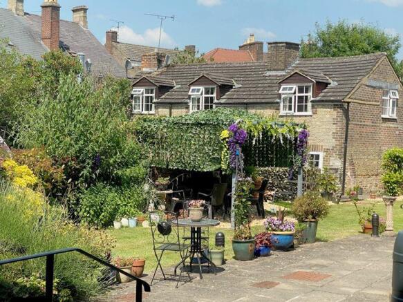The attractive Resident's Gardens...