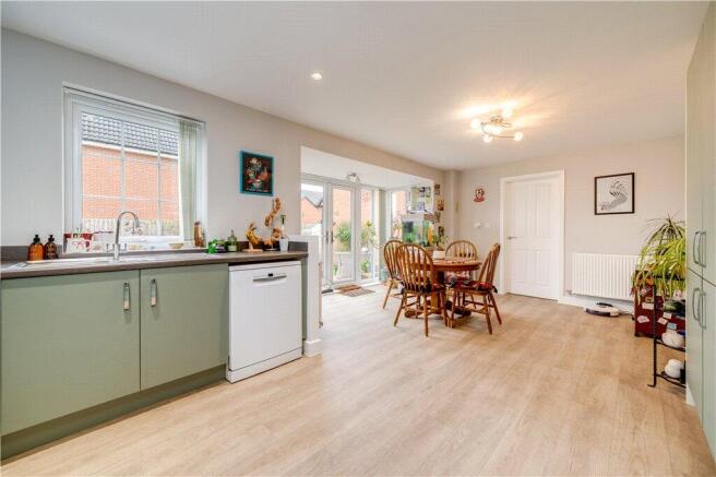 4 bed Detached for sale Image 5