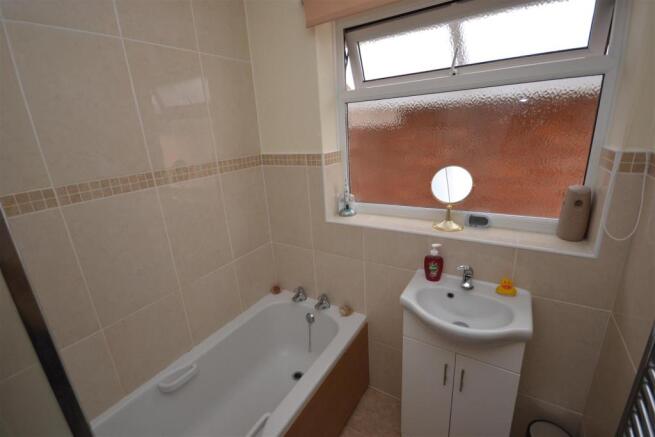 Shower Room.JPG