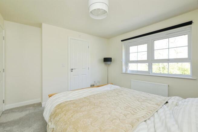 4 bed Detached for sale Image 8