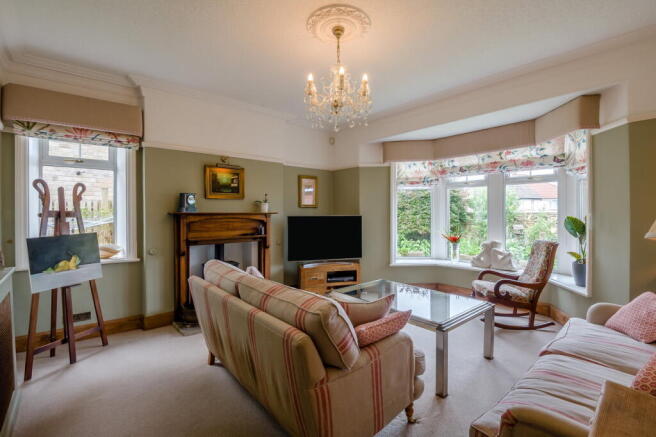 5 bed Detached for sale Image 11