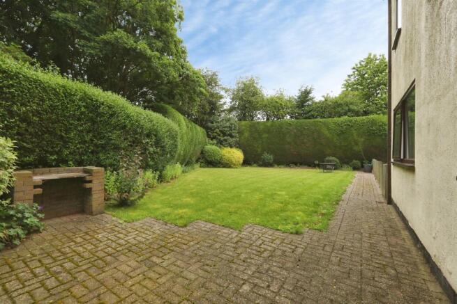 4 bed Detached for sale Image 12