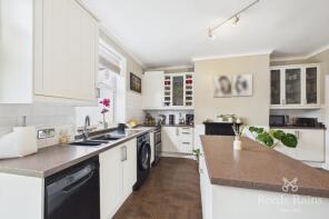 28, Coach Road, Outwood, Wakefield WF1 3EZ