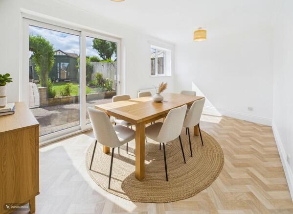 4 bed Semi-Detached for sale Image 6