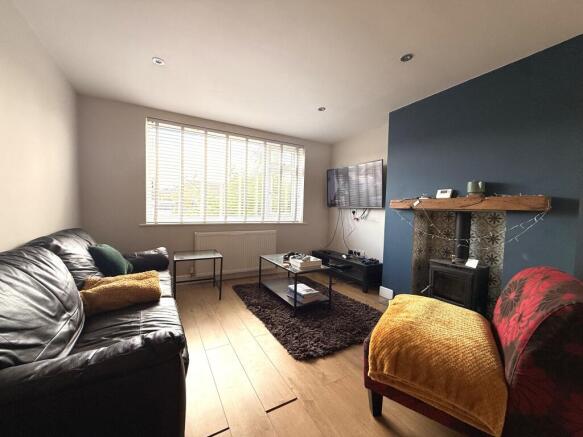 3 bed House to rent Image 4