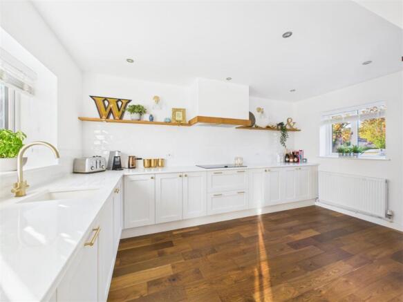 DINING KITCHEN 3.jpg