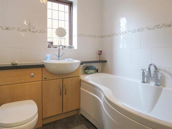 Bathroom.JPG