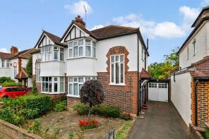 13, Summer Avenue, East Molesey KT8 9LU