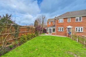 33, Daventry Court, Bracknell RG42 2AF