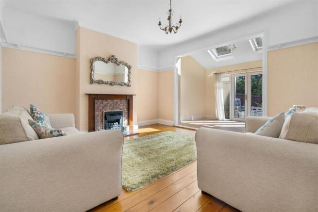 3 bed Semi-Detached for sale Image 9