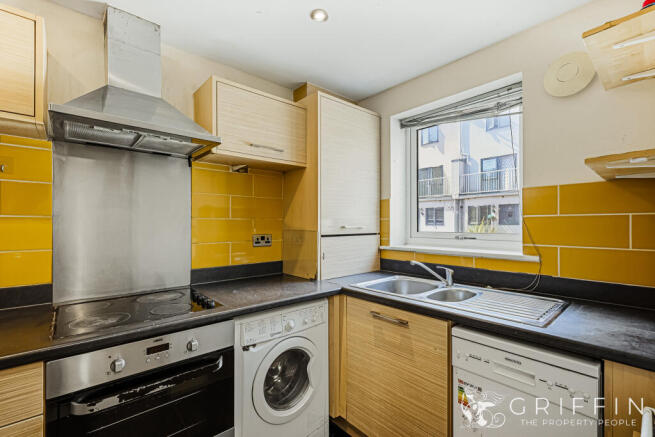Draper Close, West Thurrock, RM20 photo 4