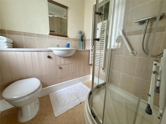 2 bed Bungalow for sale Image 11