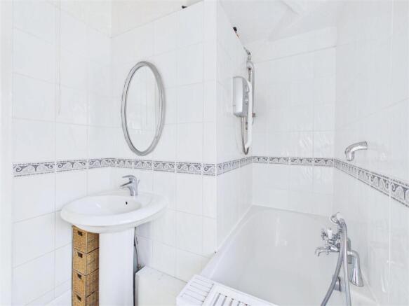 3 bed Semi-Detached for sale Image 12