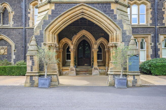 3 bed Penthouse for sale Image 4