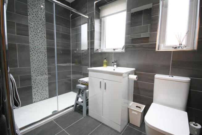 SHOWER ROOM/WC
