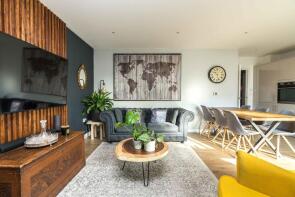 Flat 8, 115 Dash Court, Elmington Road, London SE5 7FX