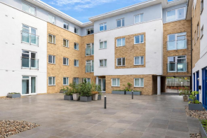 Flat 17, Abbot's Yard, Walnut Tree Close, Guildford GU1 4RW