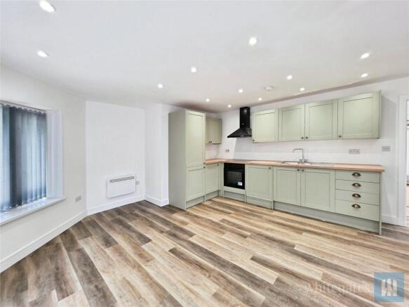 2 bed Apartment to rent Image 4