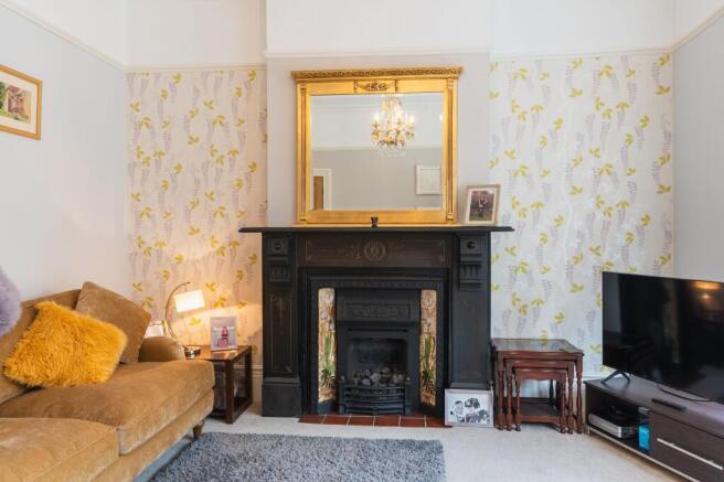 3 bed Semi-Detached for sale Image 8
