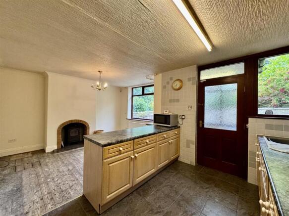 3 bed Semi-Detached for sale Image 9