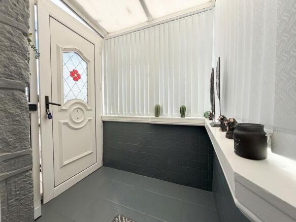 4 bed Semi-Detached for sale Image 10
