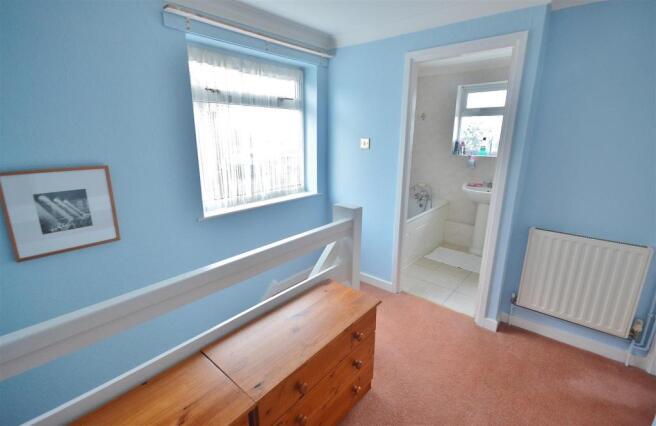 FIRST FLOOR LANDING