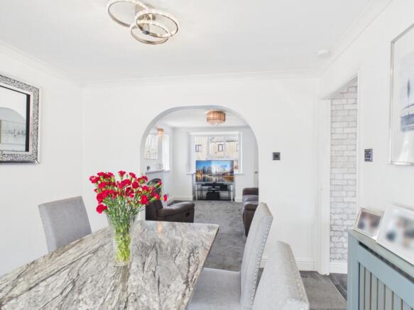 4 bed Detached for sale Image 6
