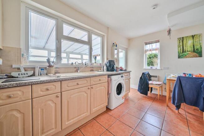 1410307-16-698c9a1f98c3b-ARW-1