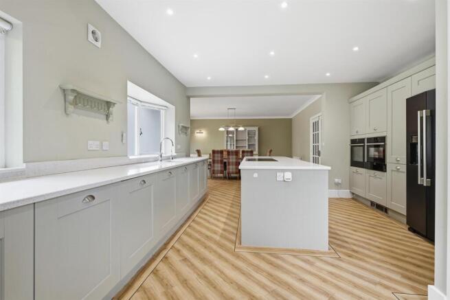 3 bed Detached for sale Image 8