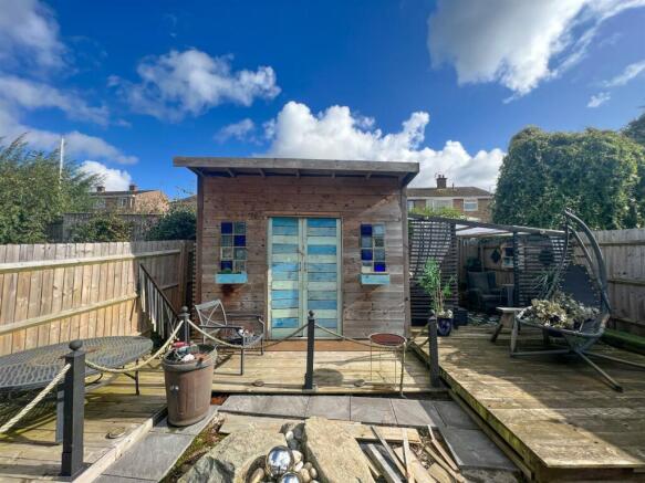 SUMMER HOUSE