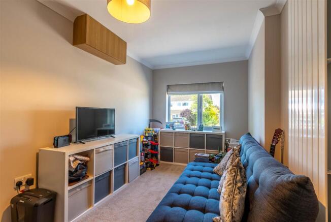 8420718-interior13.jpg