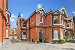 8a, Warwick Gardens, Worthing Central, Worthing BN11 1PE
