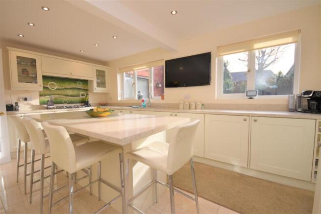 Kitchen/Breakfast Room