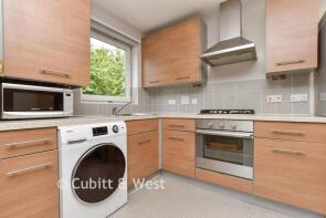 Flat 4, 418 Crown House, Godstone Road, Kenley CR8 5GX