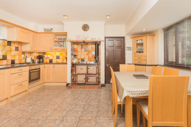 Kitchen/Breakfast...