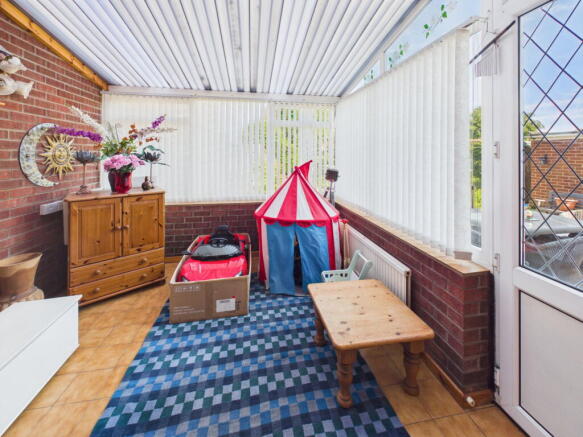 5 bed Detached for sale Image 7