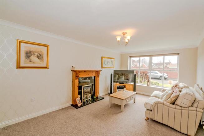 35 Beaumont Way Ws11