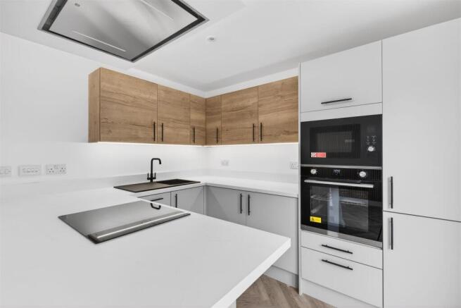 11. Kitchen 2.jpg