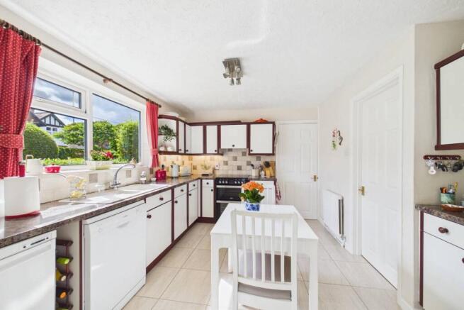 Hollybush Lane, Burghfield Common, Reading, Berkshire, RG7 photo 4