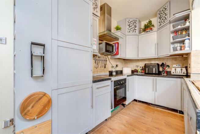3 bed Terraced for sale Image 8
