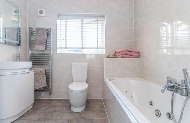 Ensuite to Master