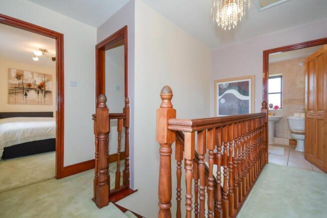 4 bed Detached for sale Image 9