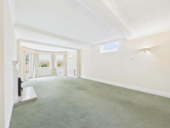 2 bed Flat for sale Image 9