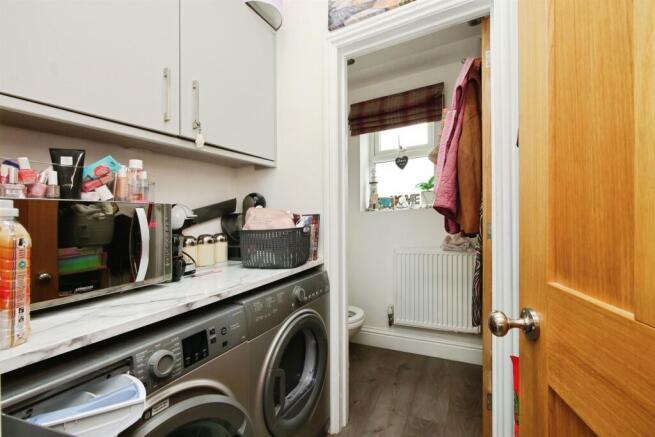 3 bed Semi-Detached for sale Image 9