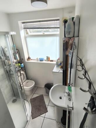 5 bed Semi-Detached for sale Image 8