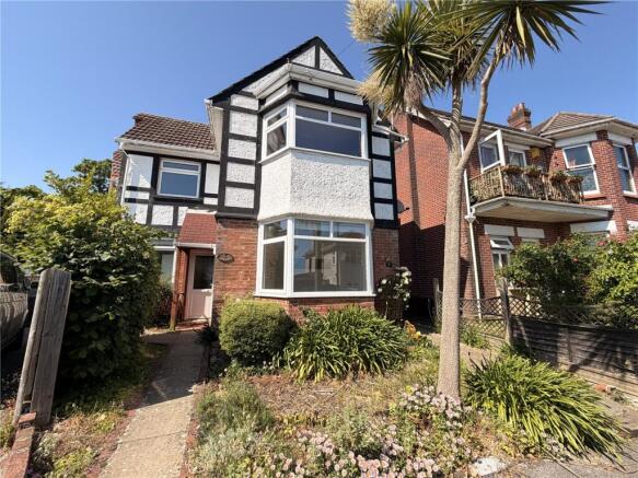 3-bed flat on Highwood Road, Lower Parkstone, Poole, Dorset, BH14, £275,000